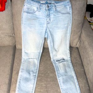 Gently Worn Stretch Mid Rise Jegging!